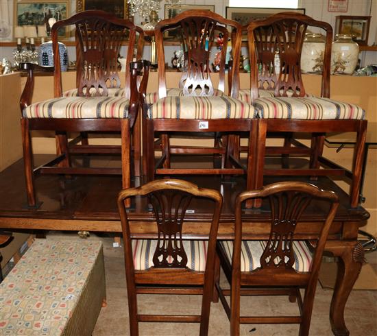 Mahogany extending dining table, on shell-carved cabriole legs & set of 8 George 111 style chairs(-)
